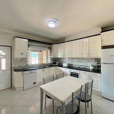 Maison Familiale Avec Terrasse, Bbq Albufeira Dış mekan fotoğraf